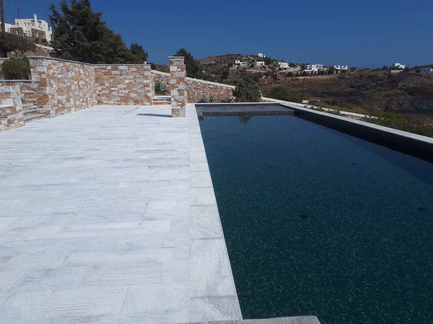 Διαμόρφωση εξωτερικού χώρου Πισίνα